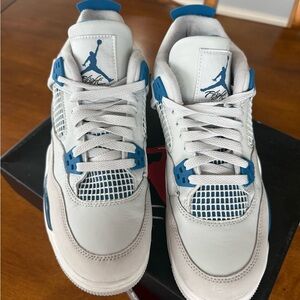 Nike Air Jordan Retro 4
Off white/ Military Blue